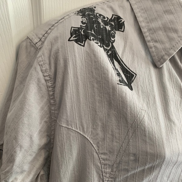 3/15$ Two a.m. Men’s button shirt with detail - Picture 9 of 11